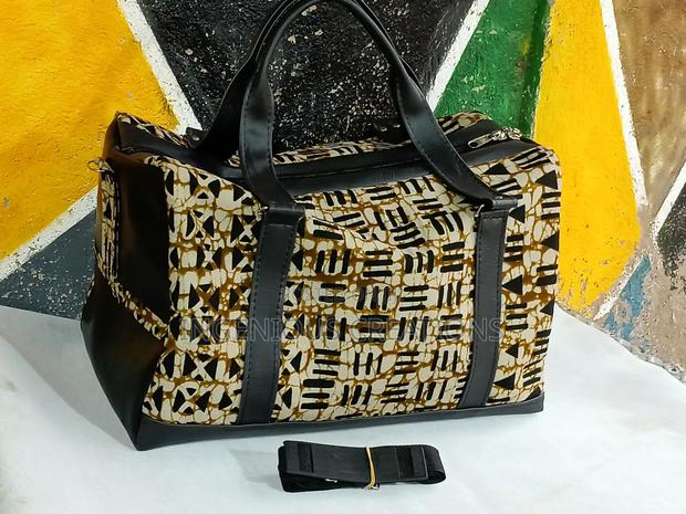 Travel Bag · Photo 2