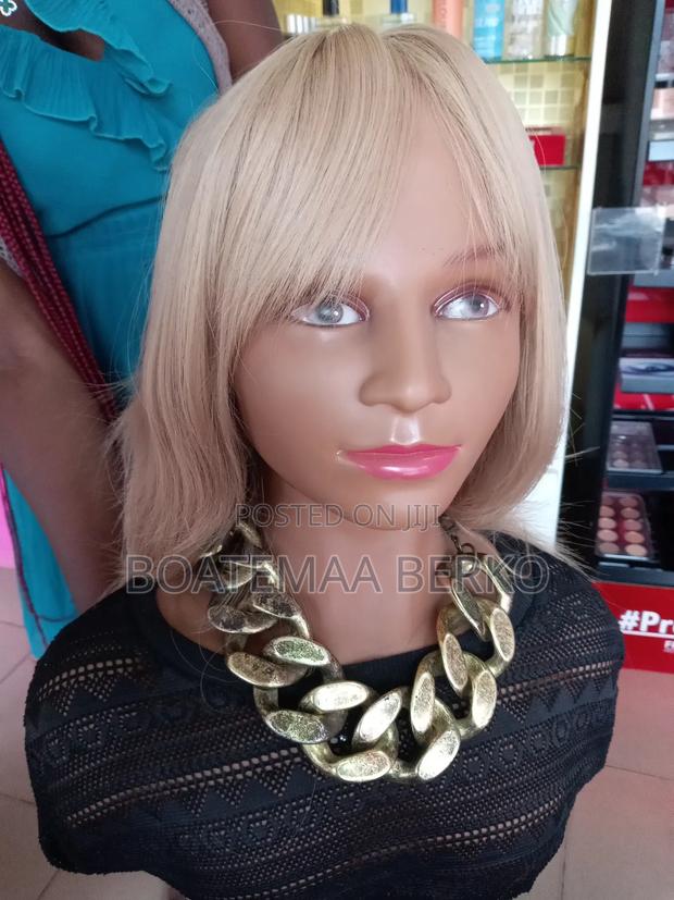 Brown French Cut Wig · Photo 6