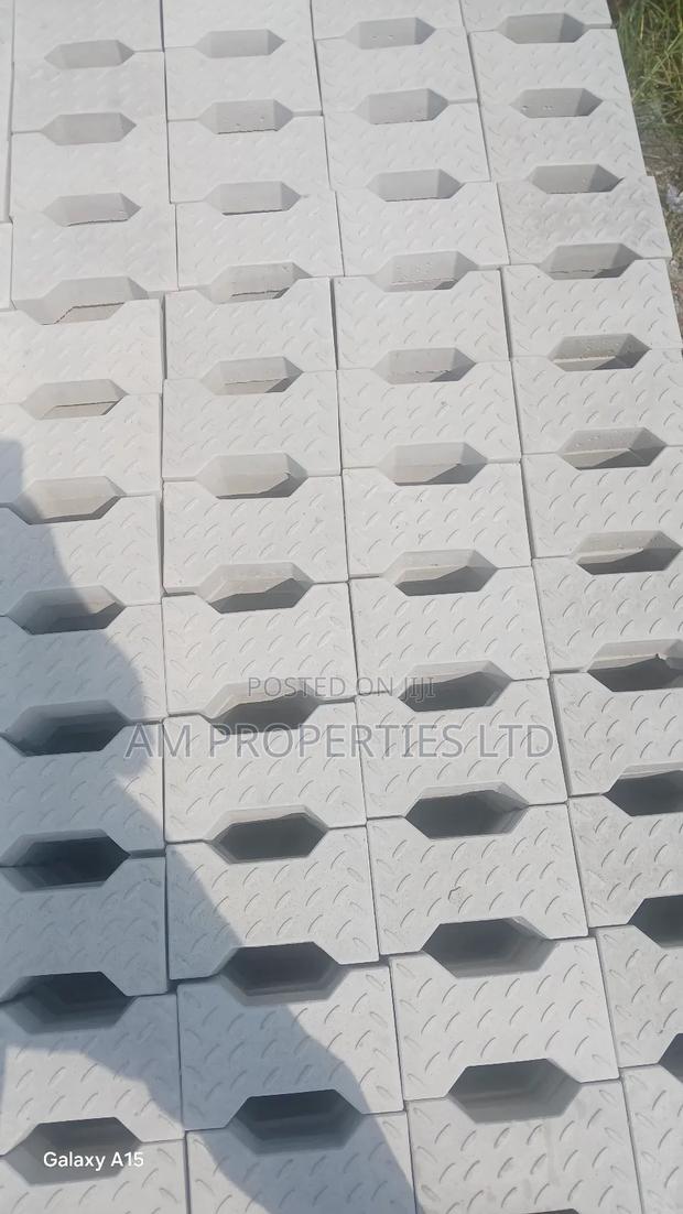 Best Deals on Quality Interlocking Pavement Blocks · Photo 3