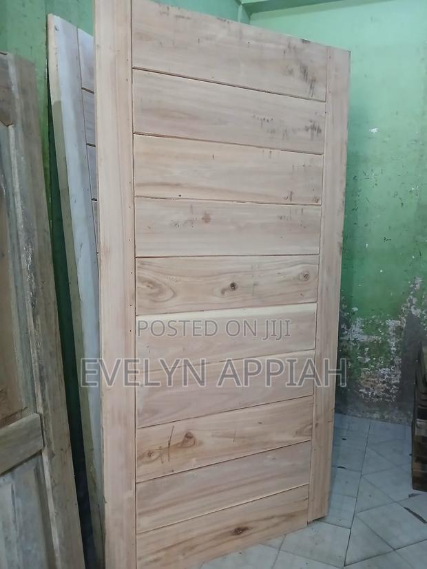 240cm ×120cm Complete Door With Frames and Archatraves · Photo 2