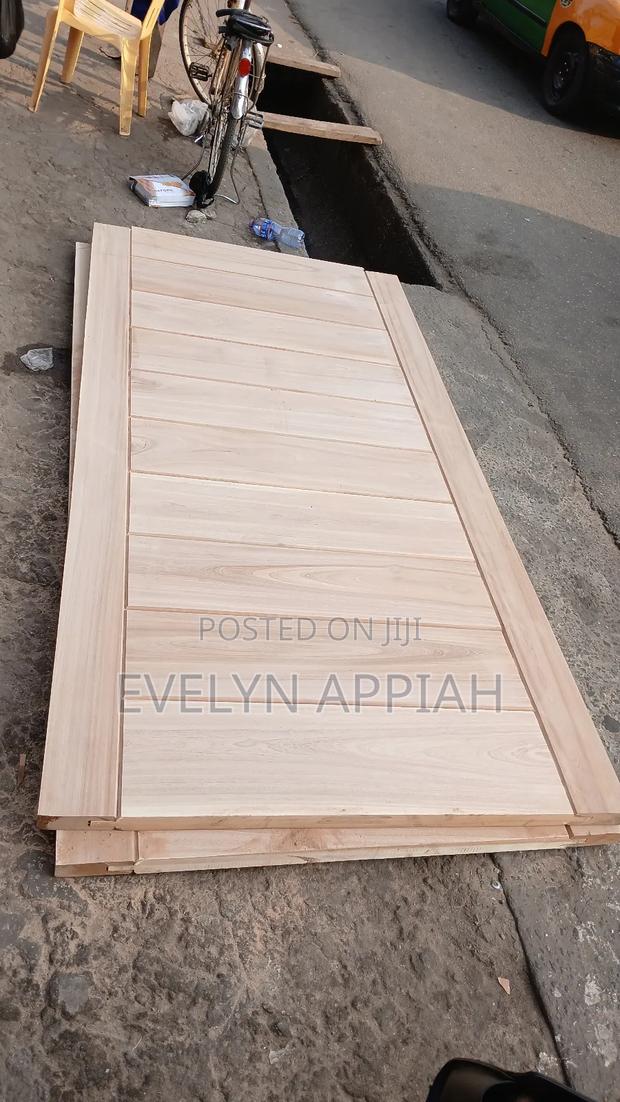 240cm ×120cm Complete Door With Frames and Archatraves · Photo 3