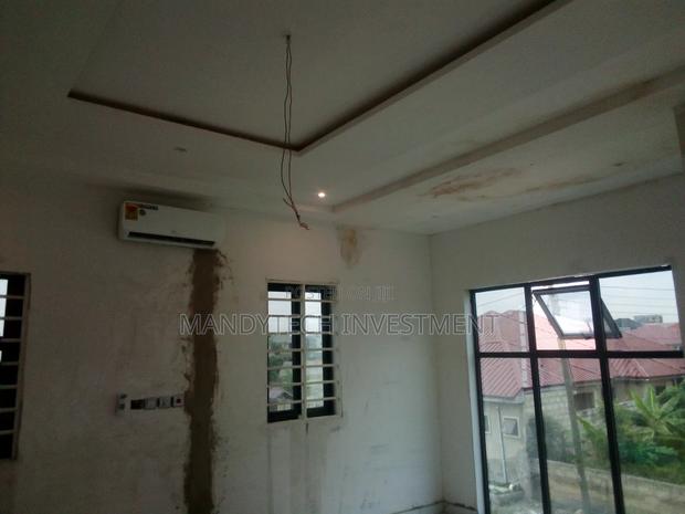 2bdrm Duplex in Lake Side Estate for sale · Photo 3