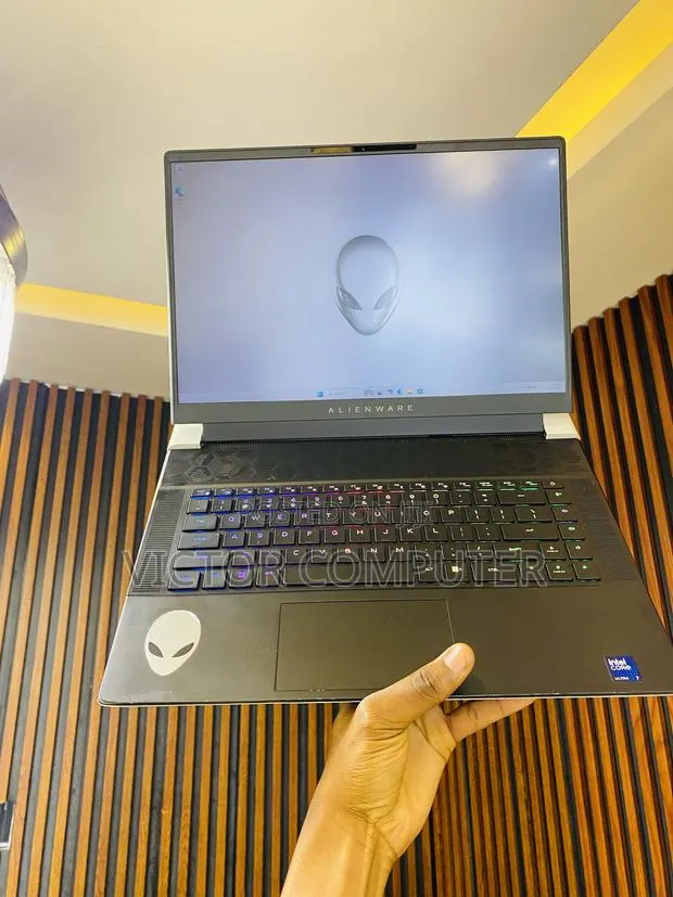 Laptop Alienware X16 R2 16GB Intel Core Ultra 7 SSD 1T · Photo 1
