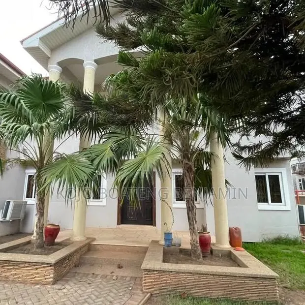 4bdrm House in Housing Down for rent · Photo 1