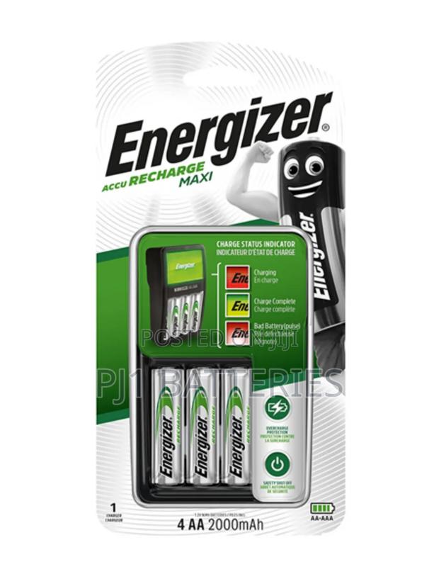 AA /AAA Energizer Batteries and Charger · Photo 1