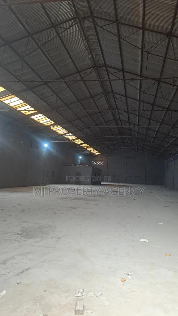 1800 SQM Warehouse at North Industrial Area · Photo 4