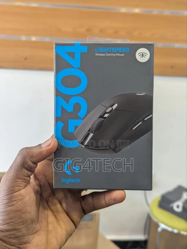 Logitech Lightspeed G304 Wireless Gaming Mouse · Photo 1