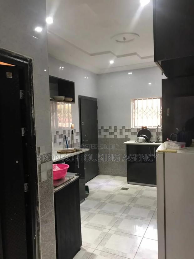 3bdrm Apartment in Bronko Housing, Spintex for rent · Photo 3