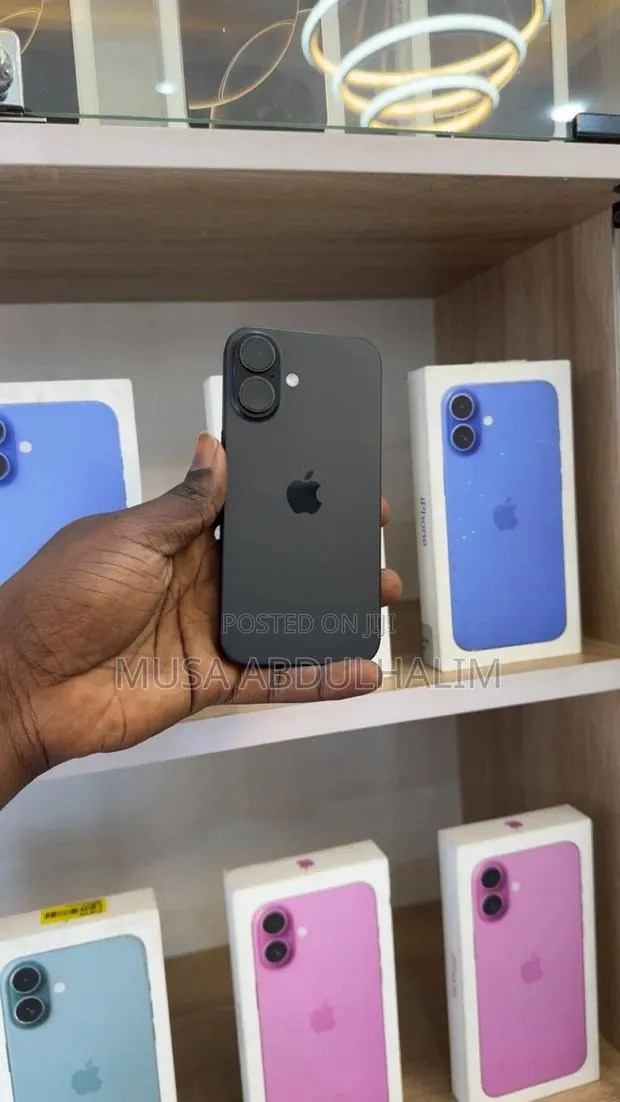 Apple iPhone 16 128 GB Black · Photo 1