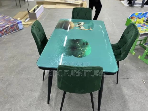 Classic Dining Table With 4chairs · Photo 1