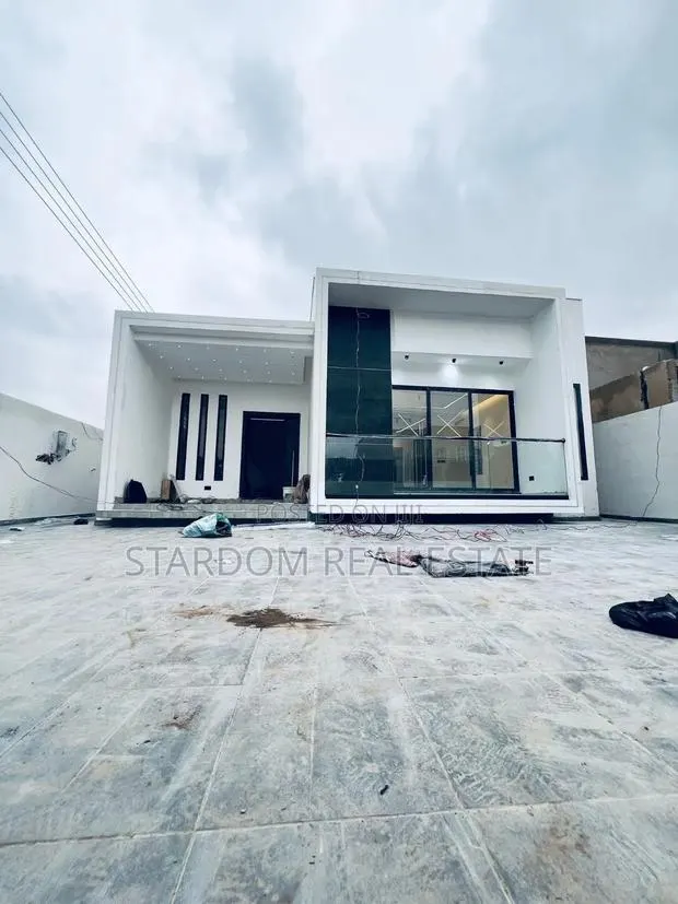 3bdrm Bungalow in Lakeside Estate for sale · Photo 1