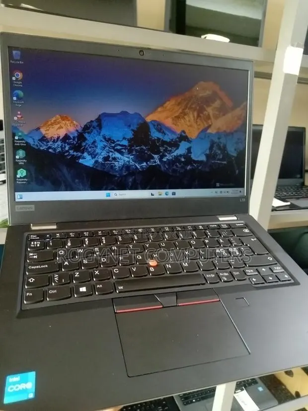 Laptop Lenovo ThinkPad L13 Yoga 8GB Intel Core i3 SSD 256GB · Photo 1