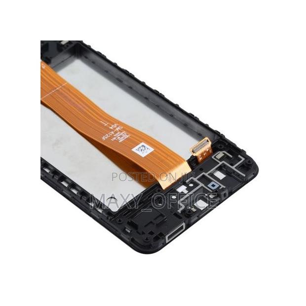 Samsung Galaxy A12 Screen Replacement · Photo 2