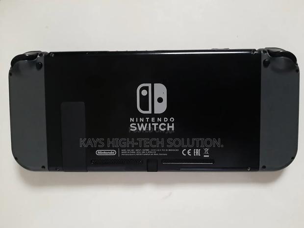 Nintendo Switch Available With Games FC 25 More · Photo 4