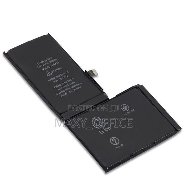 iPhone X Battery Replacement (Original) · Photo 1