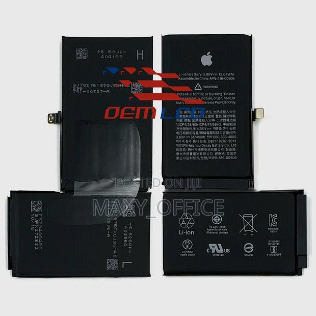 iPhone X Battery Replacement (Original) · Photo 3