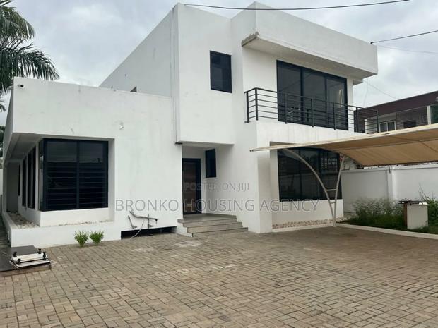 3bdrm House in Bronko Housing, Spintex for rent · Photo 2