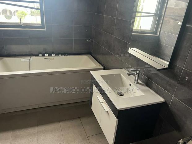 3bdrm House in Bronko Housing, Spintex for rent · Photo 6