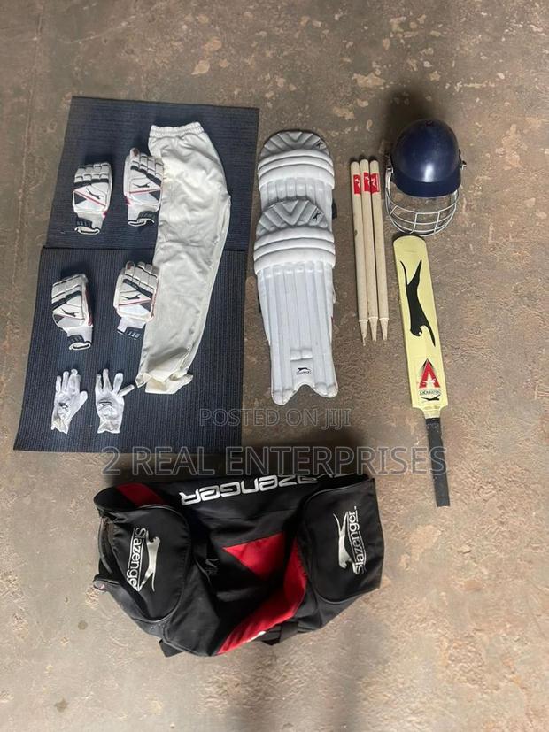 Original Slazenger Cricket Sets From the UK · Photo 1