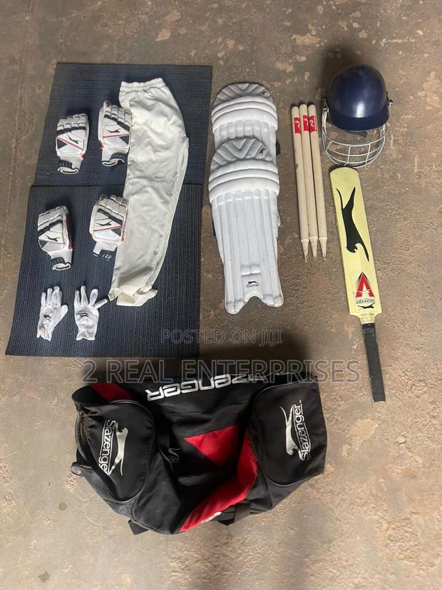 Original Slazenger Cricket Sets From the UK · Photo 2