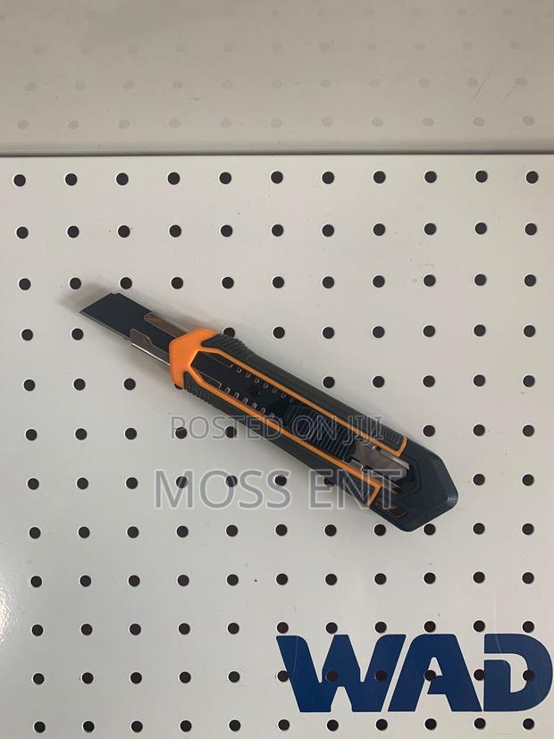 Snap-Off Blade Knife 18x100mm - Hkns11815 · Photo 1