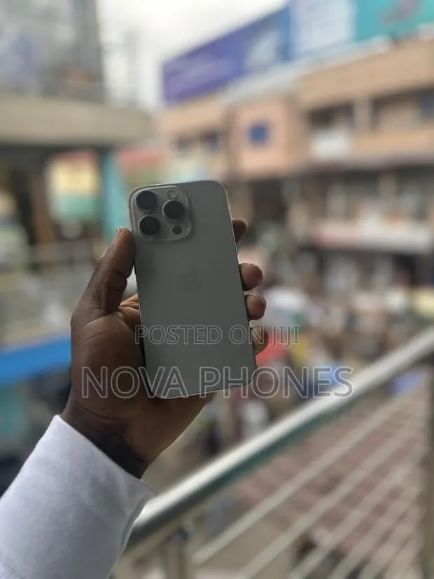 Apple iPhone 16 Pro 128 GB · Photo 1