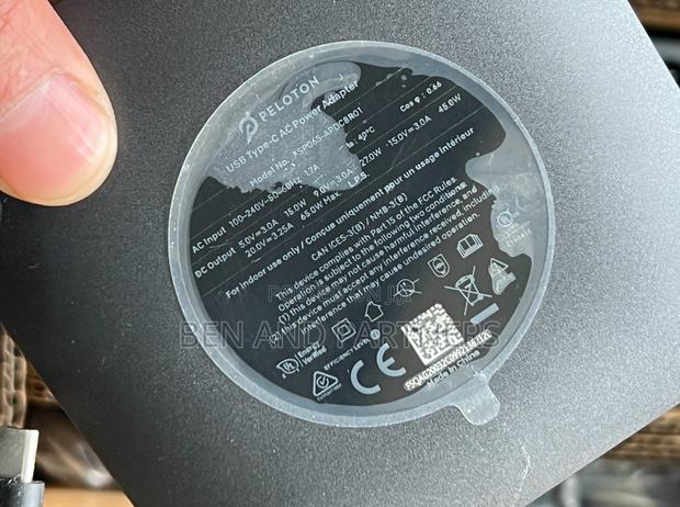 Peloton 65watts Type-c Chargers For Laptops iPads. · Photo 4