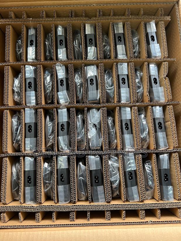 Peloton 65watts Type-c Chargers For Laptops iPads. · Photo 2