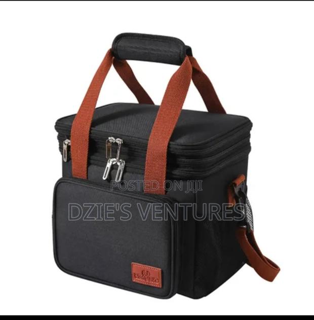 Durabl Dual Layer Lunch Bag · Photo 3