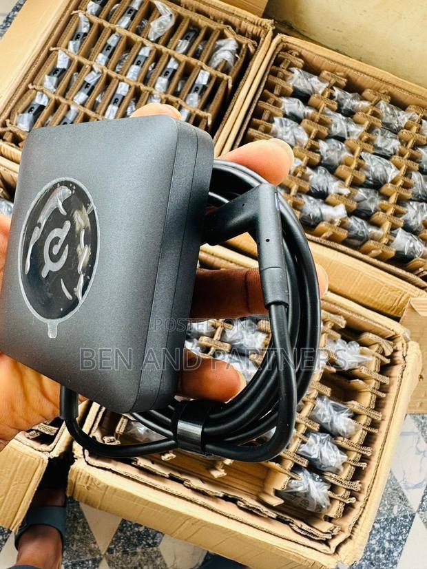 Peloton 65watts Type-c Chargers For Laptops iPads. · Photo 1