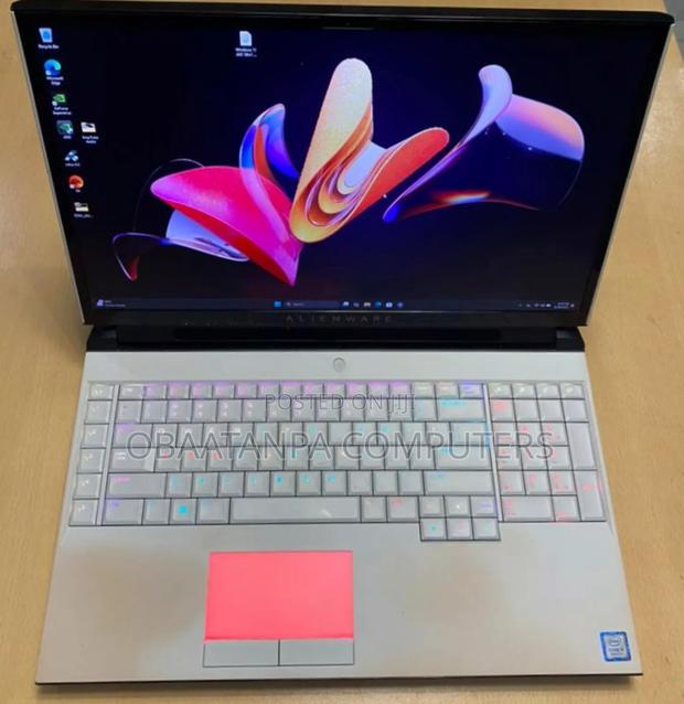 Laptop Dell Alienware 17 32GB Intel Core I9 SSD 512GB · Photo 1