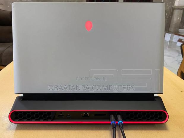 Laptop Dell Alienware 17 32GB Intel Core I9 SSD 512GB · Photo 3