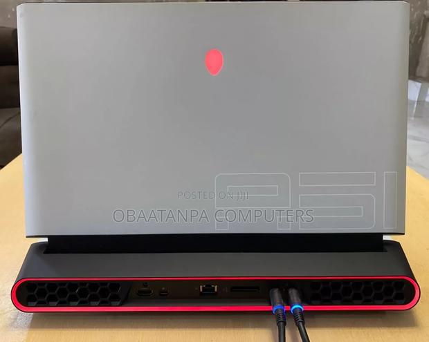 Laptop Dell Alienware 17 32GB Intel Core I9 SSD 512GB · Photo 8