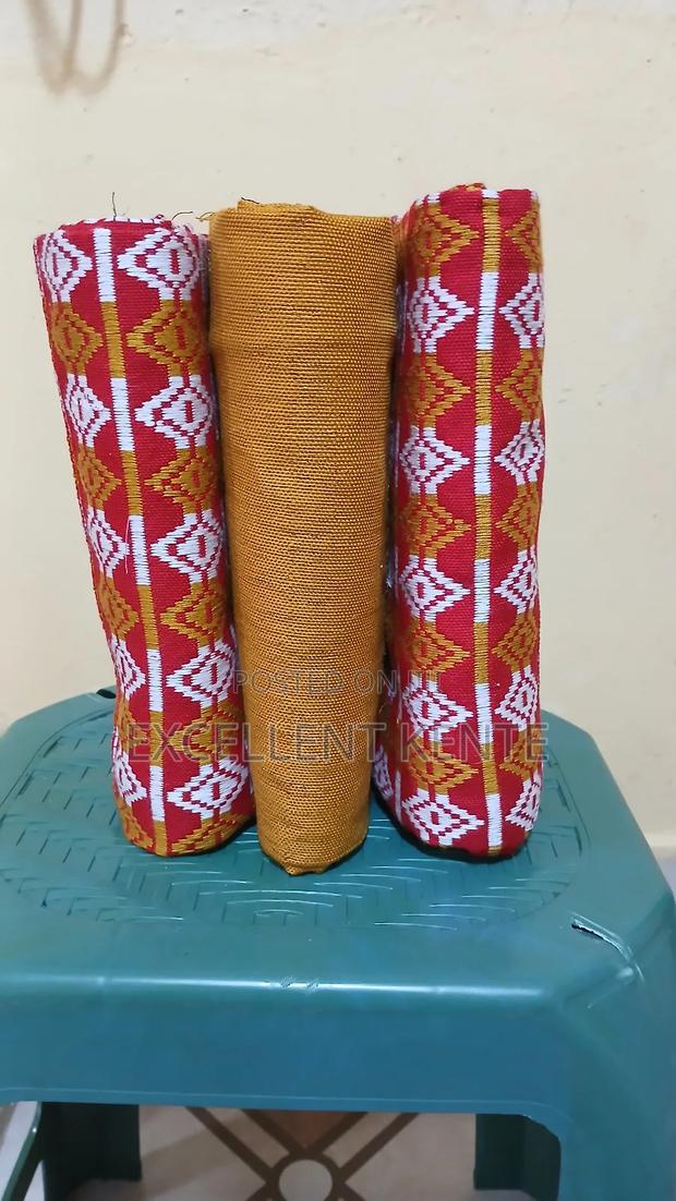 Quality Handwoven Kente 6-Yards · Photo 5