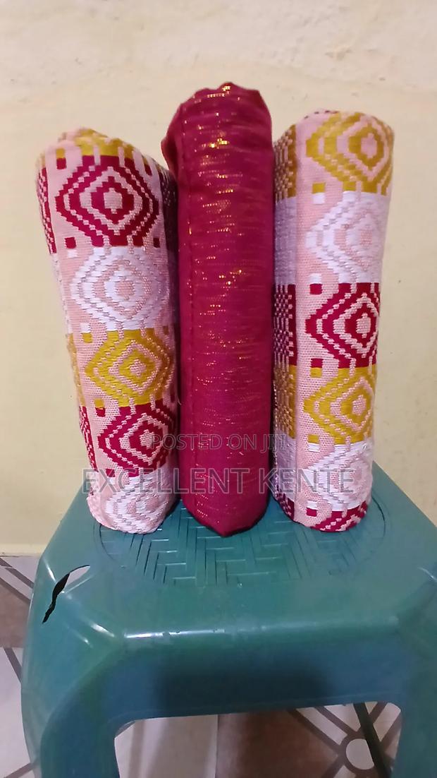 Handwoven Kente · Photo 4