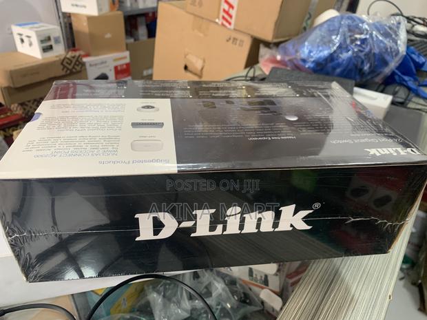 D-Link Gigabit Switch 24 Port DSG-1024d · Photo 3