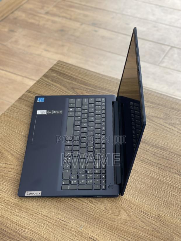 New Laptop Lenovo IdeaPad 1 4GB Intel SSD 256GB · Photo 2