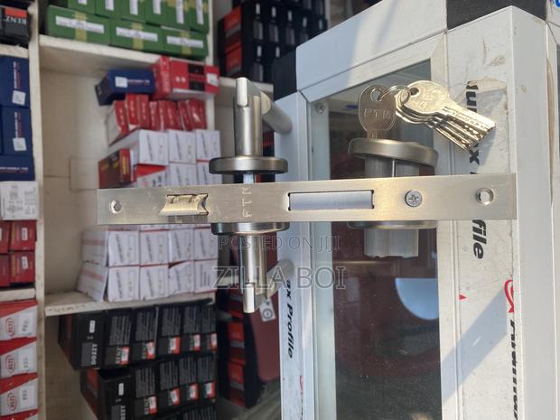 Door Lock (Rosette Curve Handle ) · Photo 2