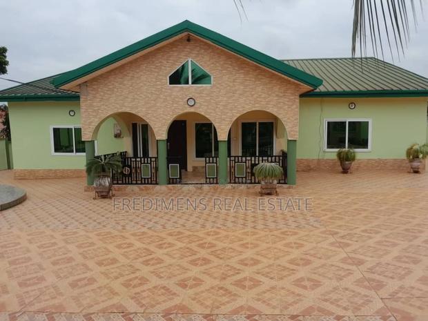 5bdrm House in Fredimens Real, Kumasi Metropolitan for sale · Photo 1