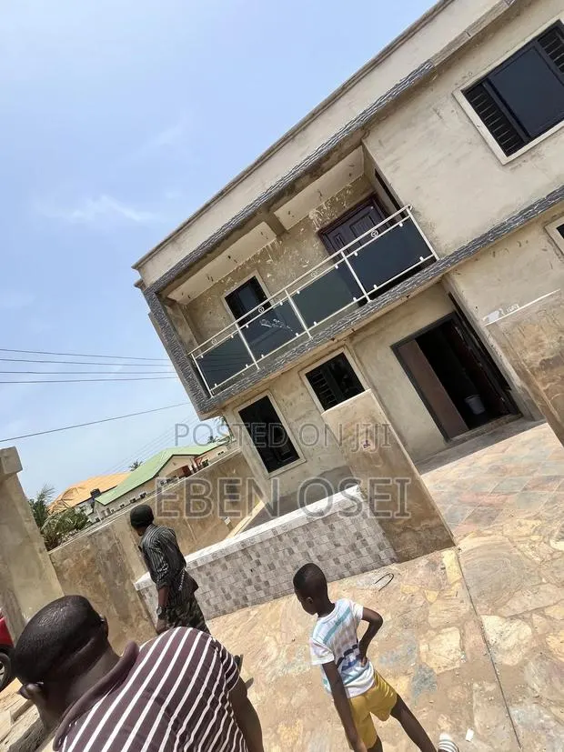 Furnished 5bdrm House in Dansoman for sale · Photo 1