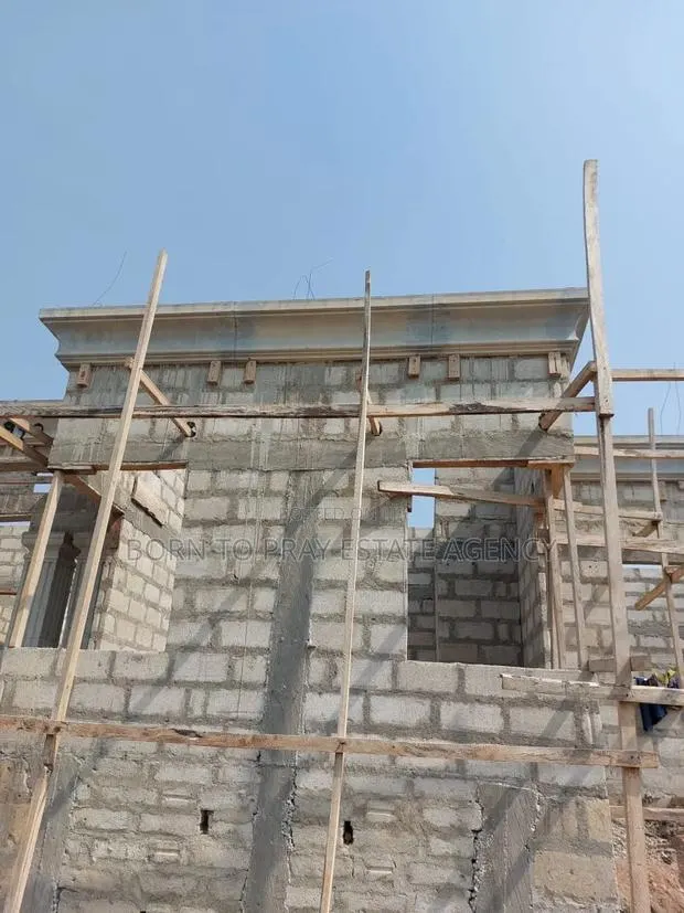 4bdrm House in Born To Pray Estate, Ejisu-Juaben Municipal for sale · Photo 1