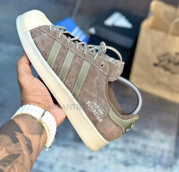 Adidas Superstar Brown Suede · Photo 2