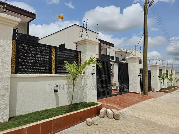 4bdrm House in Kumasi Metropolitan for sale · Photo 1
