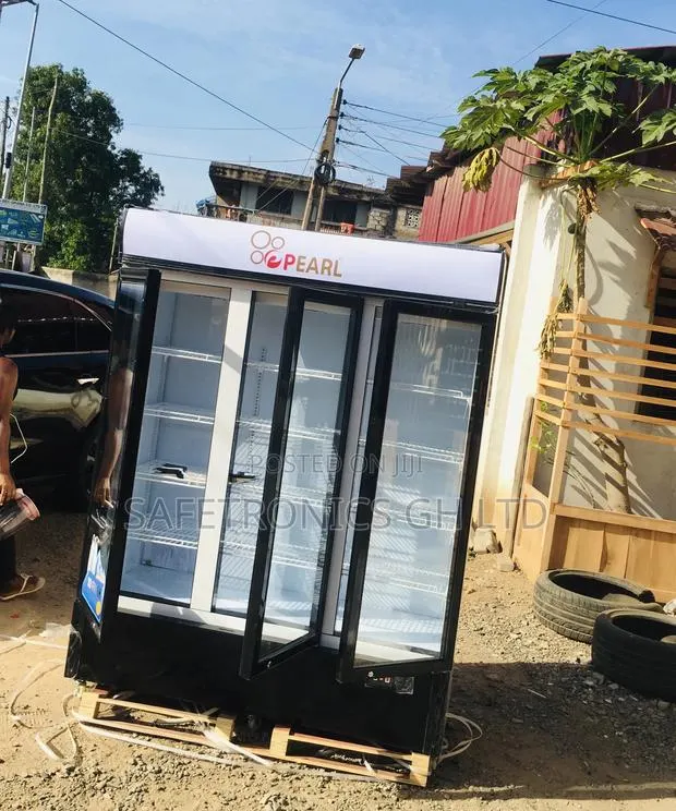 Affordable PVC-150 Pearl Display 3 Glass Door Fridge · Photo 1