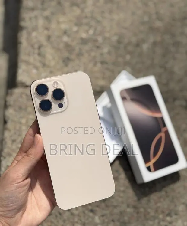 Apple iPhone 16 Pro Max 256 GB Gold · Photo 1