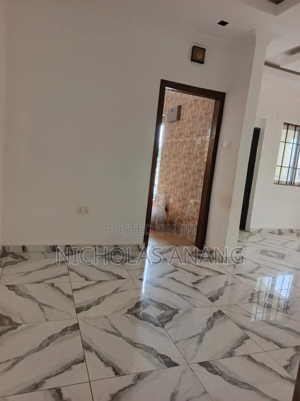 1bdrm Apartment in The Dorns Properties, New Town for rent · Photo 5