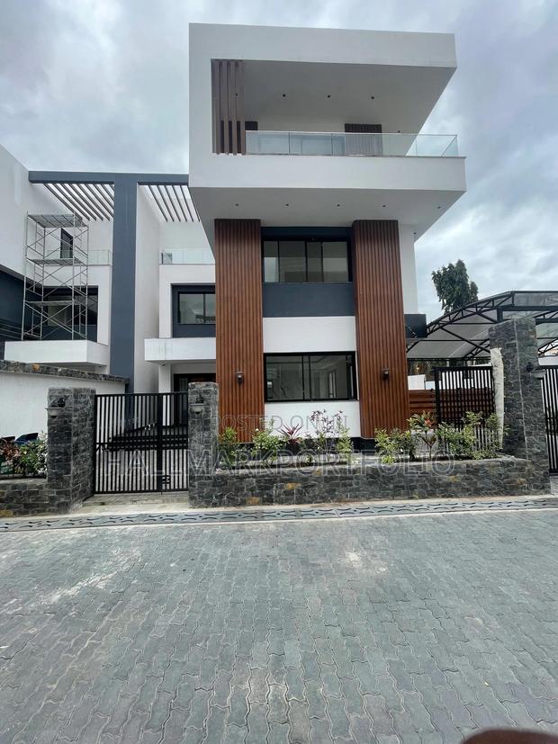 5bdrm Townhouse / Terrace in Cantonments for rent · Photo 1
