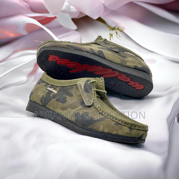 Original Clarks Wallabies · Photo 1