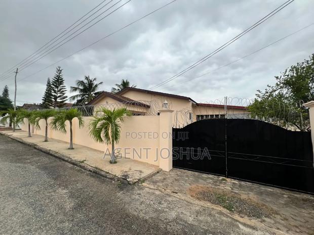 3bdrm House in Manet Court Estate for sale · Photo 2