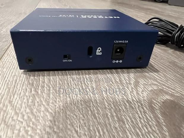 NETGEAR FS105 - 10 / 100 MBPS Fast Ethernet Network Switch · Photo 3
